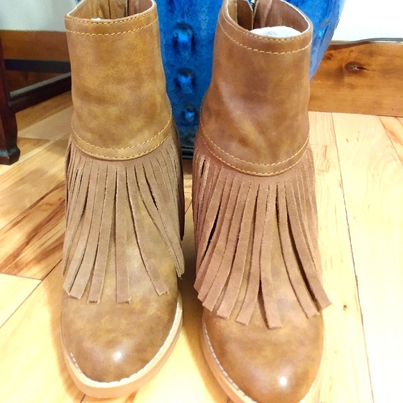 Very Volatile Tassel Boots size 6 - Picture 12 of 12